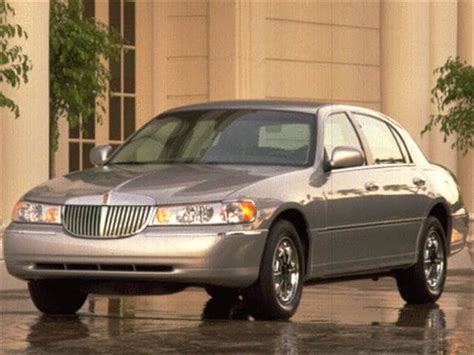 Used 1998 Lincoln Town Car Cartier Sedan 4D .